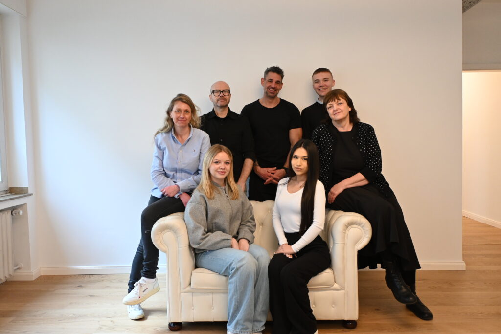 Bild eines Teams der Hausverwaltung von der Firma ARMO-IMMO